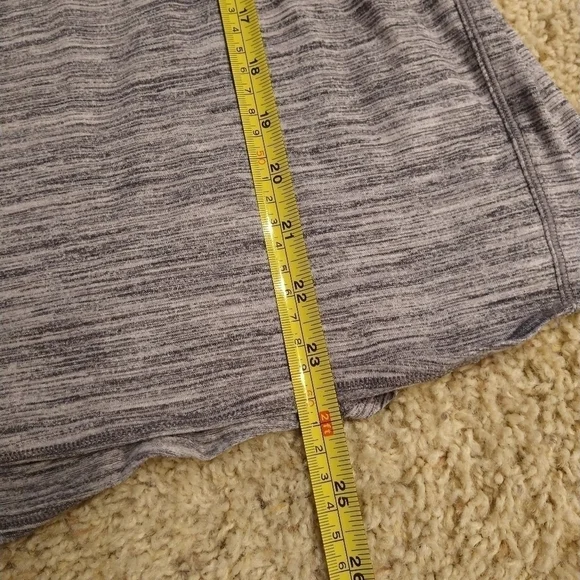 Lululemon Razorback Tank - Picture 7 of 7